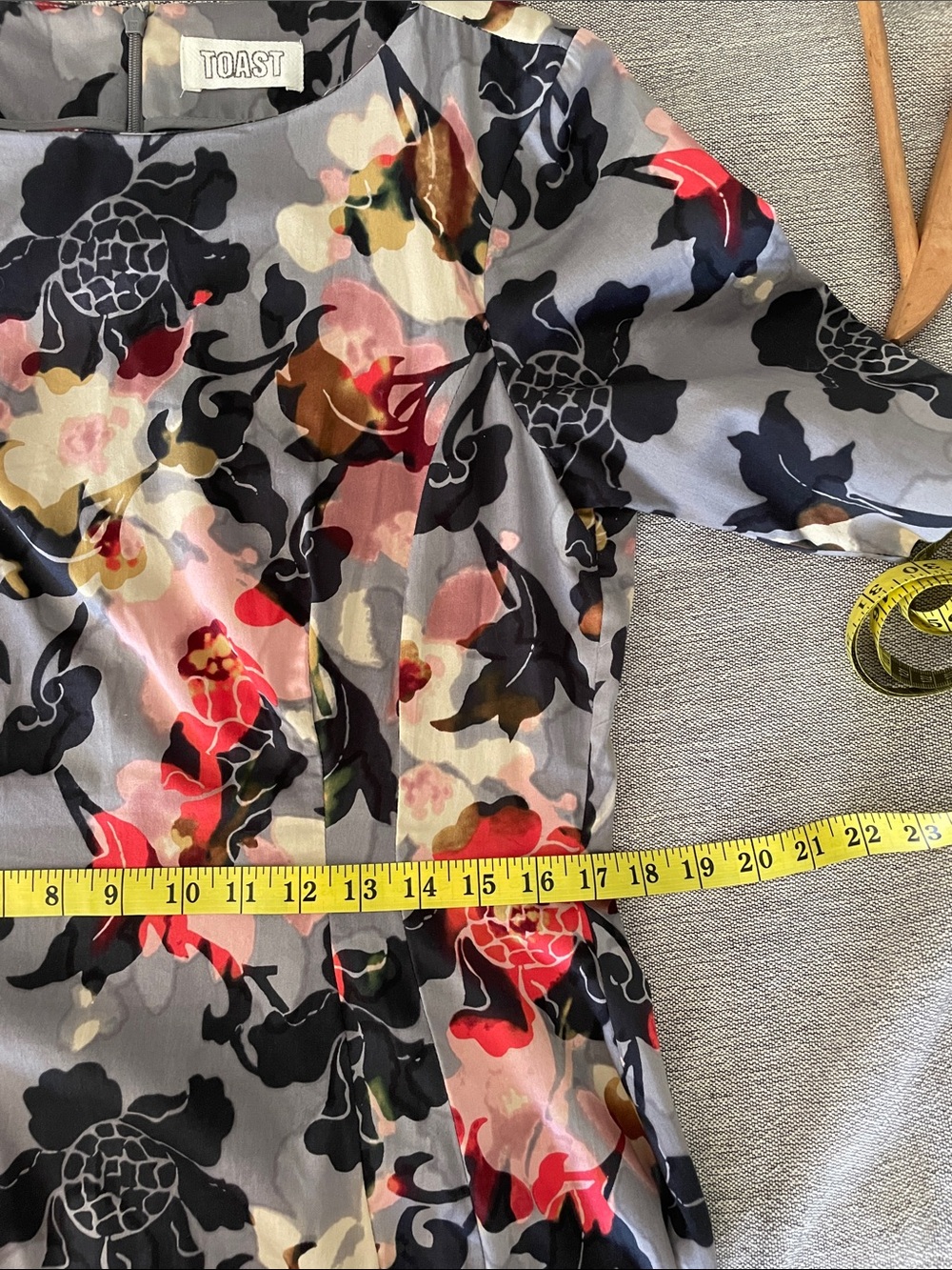 Toast UK gray, black, red cotton floral midi dress US size 10 - Picture 7 of 9